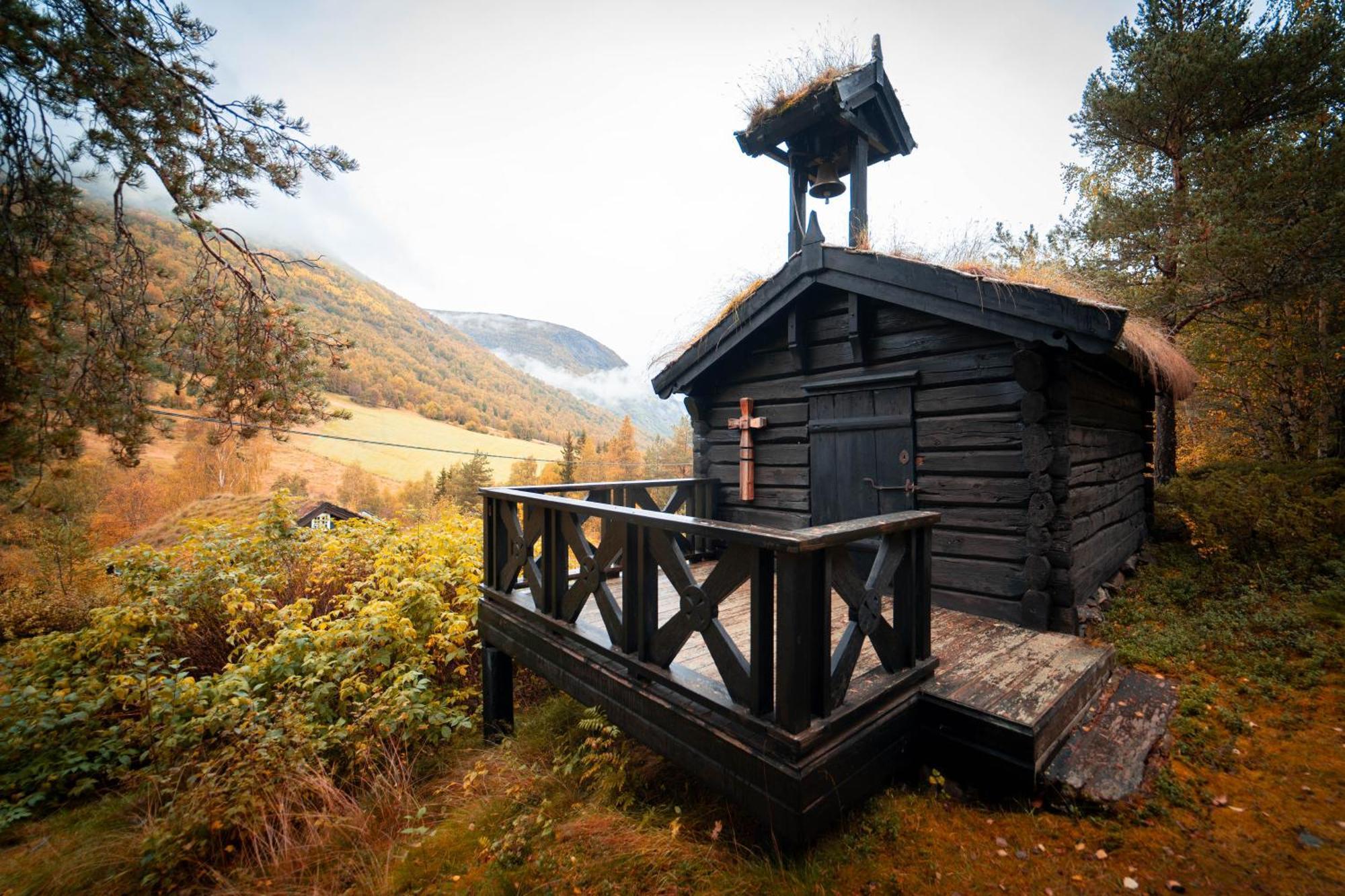 Roisheim & Skysstasjon Lom