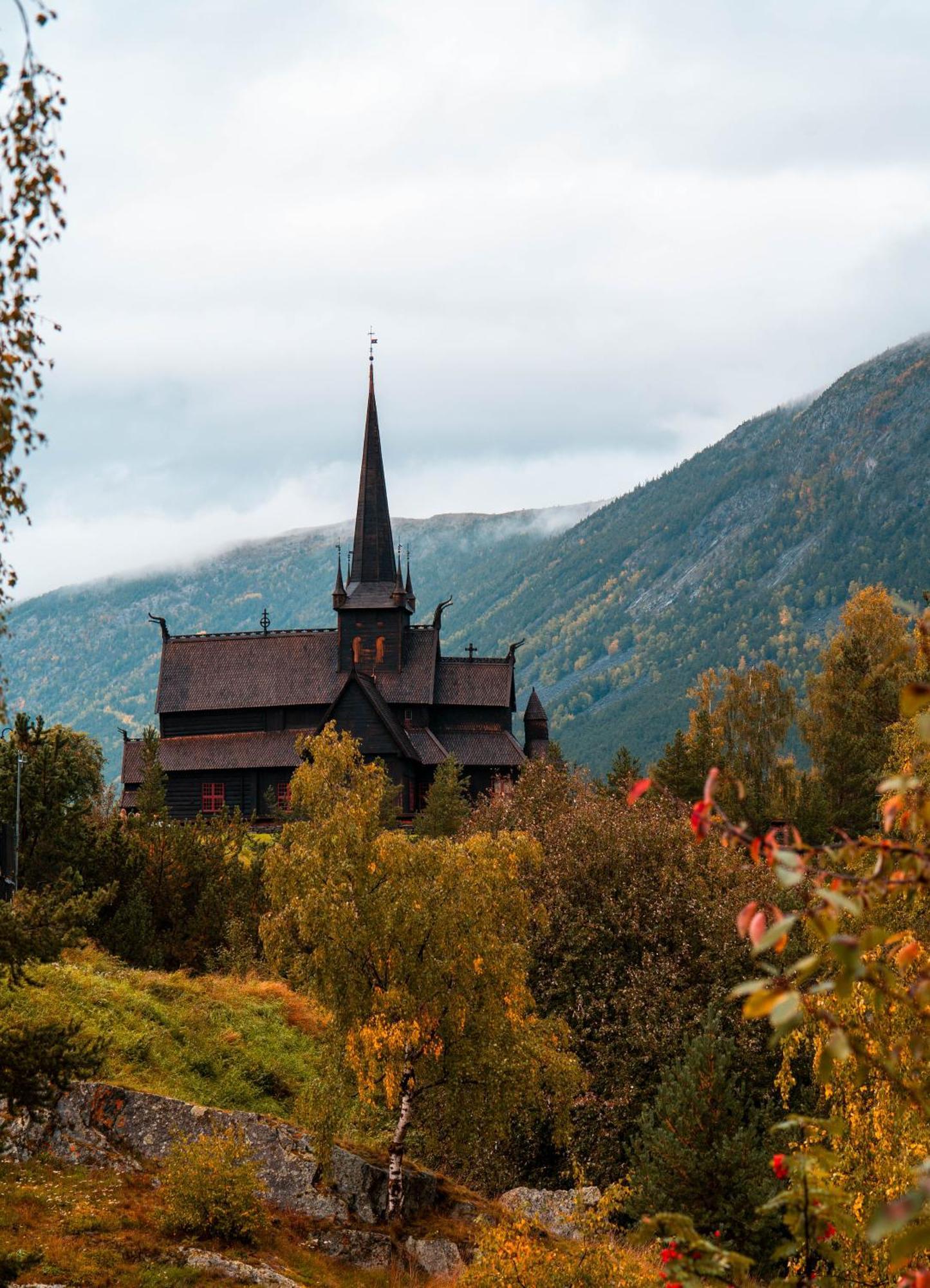 Roisheim & Skysstasjon Hotel Lom